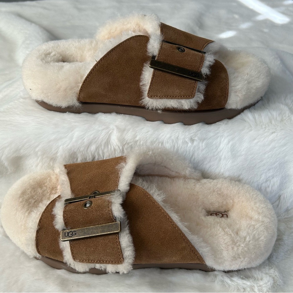 UGG OUTSIDE BUCKLE SLIDE